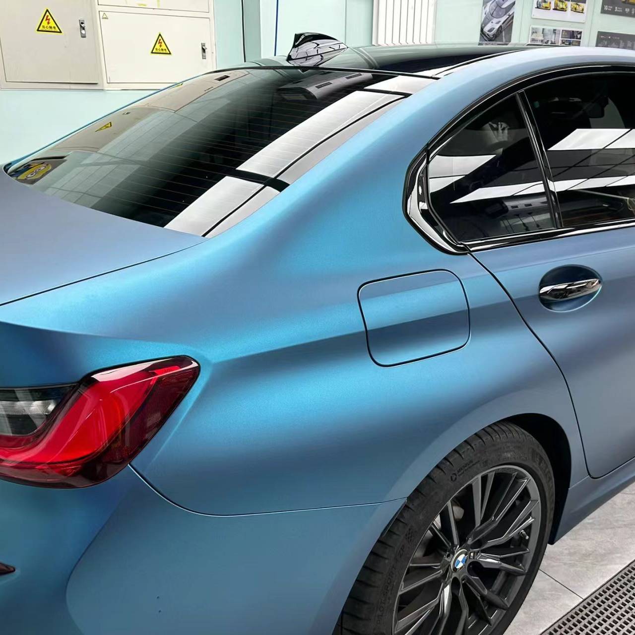 Ravoony Plus Ultra-Matte Night Blue Car Wrap BMW 5 Series Wrap