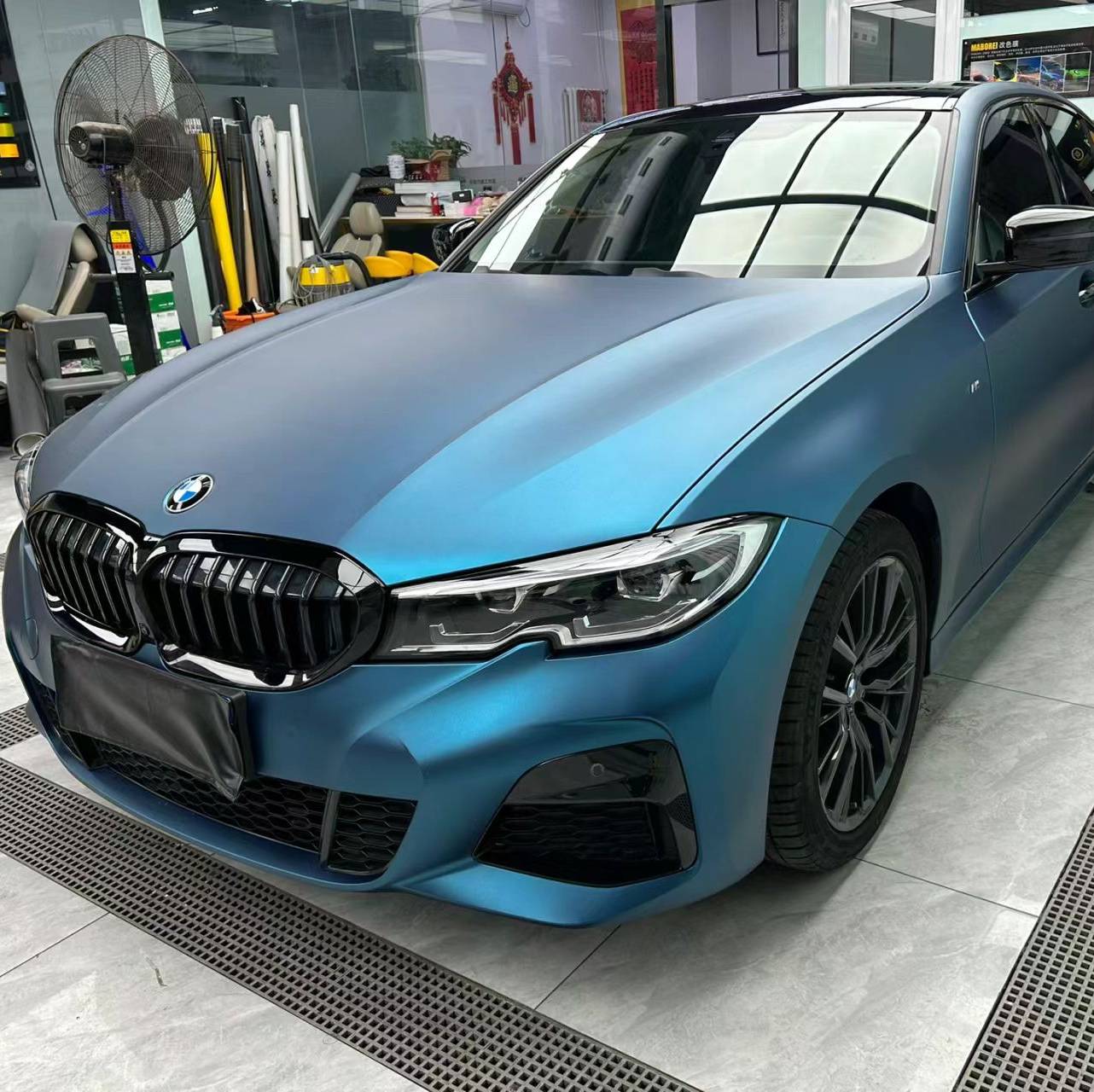 Ravoony Plus Ultra-Matte Night Blue Car Wrap BMW 5 Series Wrap