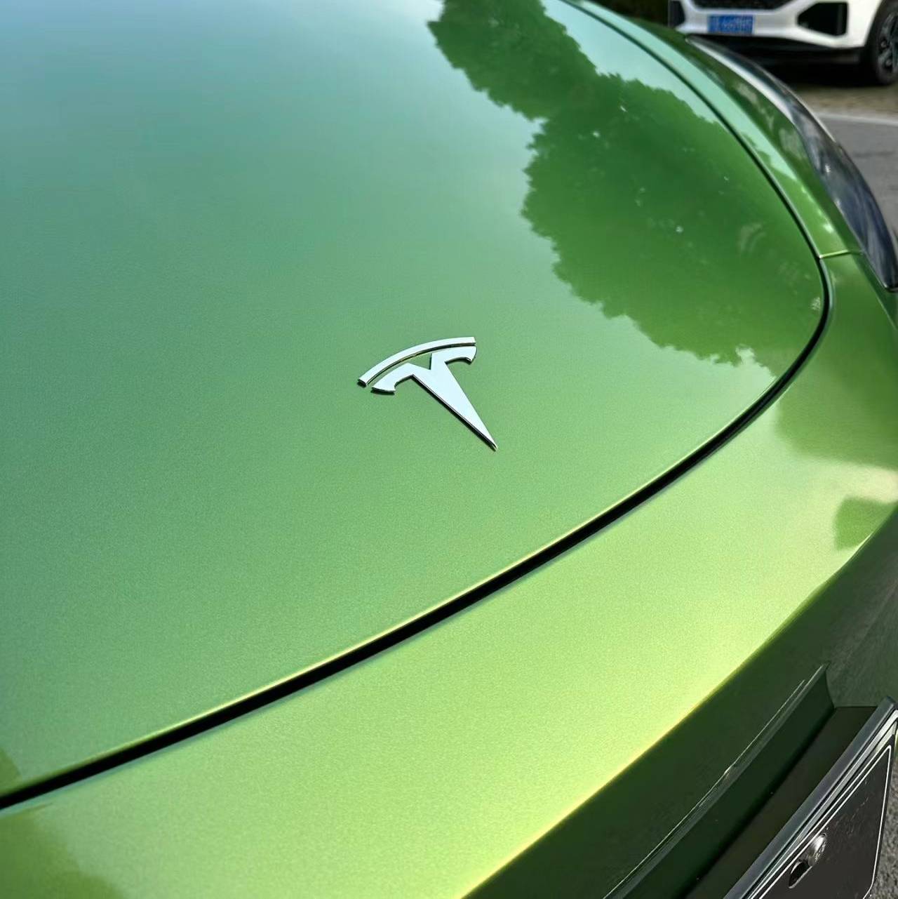 Glossy Metallic Mamba Green Car Vinyl Wrap