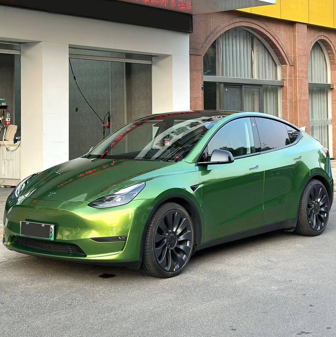 Glossy Metallic Mamba Green Car Vinyl Wrap