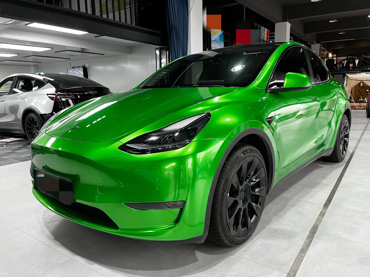Ravoony Plus Gloss Metallic Apple Green Car Wrap