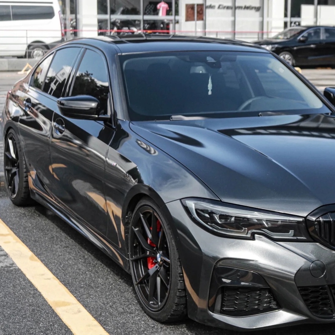 Ravoony Plus Gloss Charcoal Grey Car Wrap