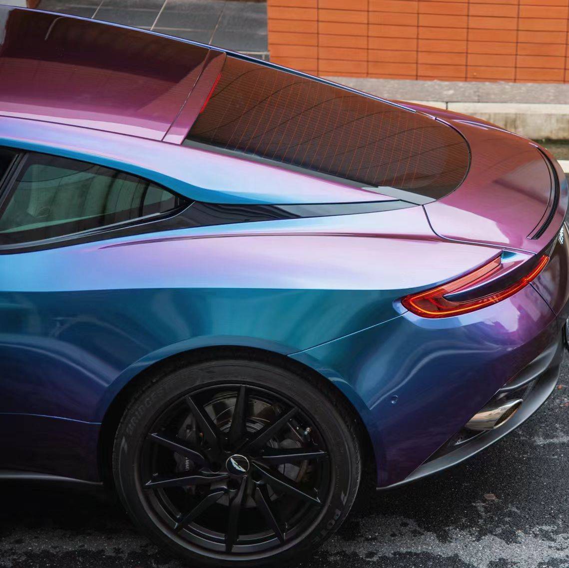 Ravoony Plus PET Magic Spectral Blue Car Wrap