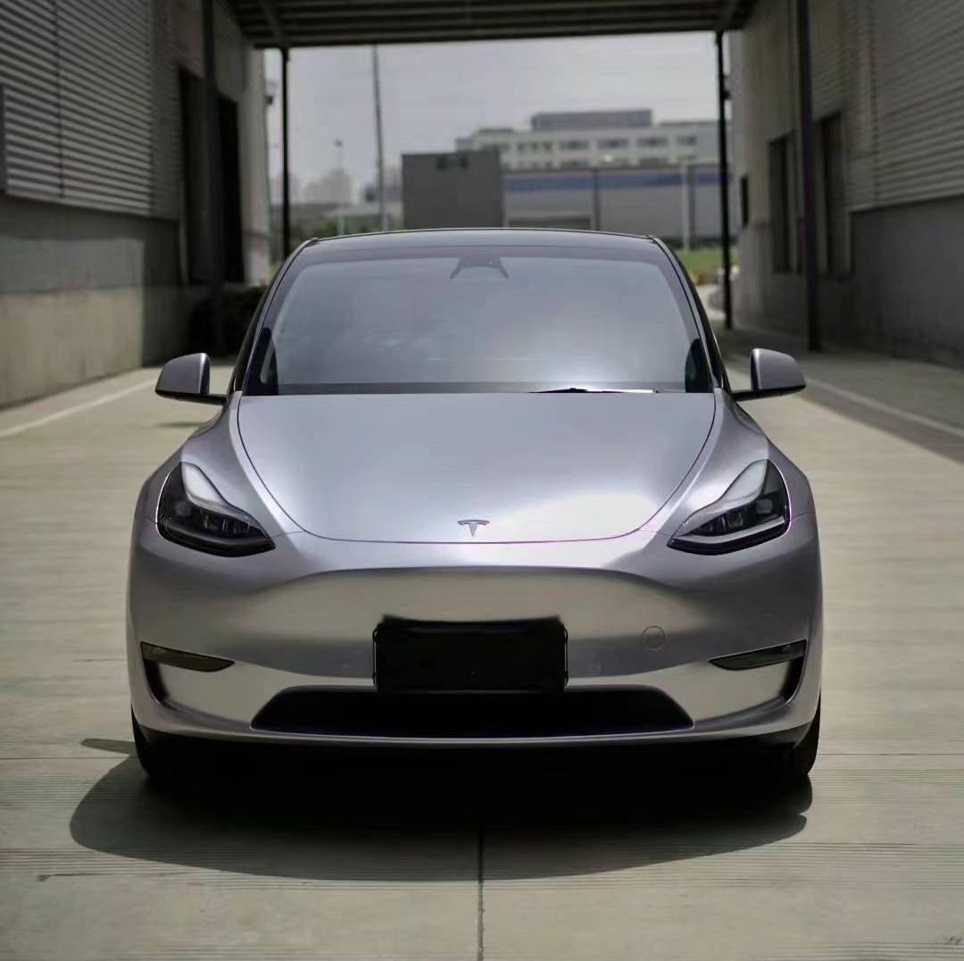 Ravoony Plus PET Glossy Audi Fleuret Silver Vinyl Car Wrap