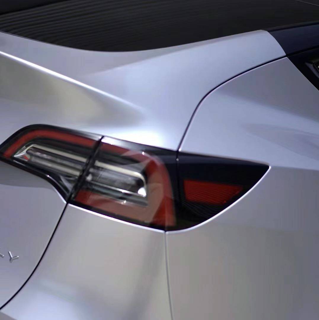 Ravoony Plus PET Glossy Audi Fleuret Silver Vinyl Car Wrap