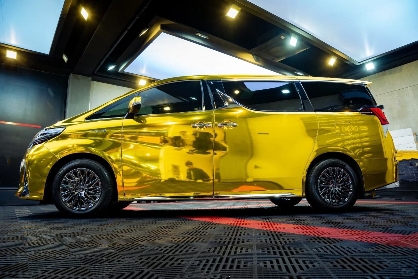 Ravoony Basic Yellow Gold Chrome Vinyl Car Wrap
