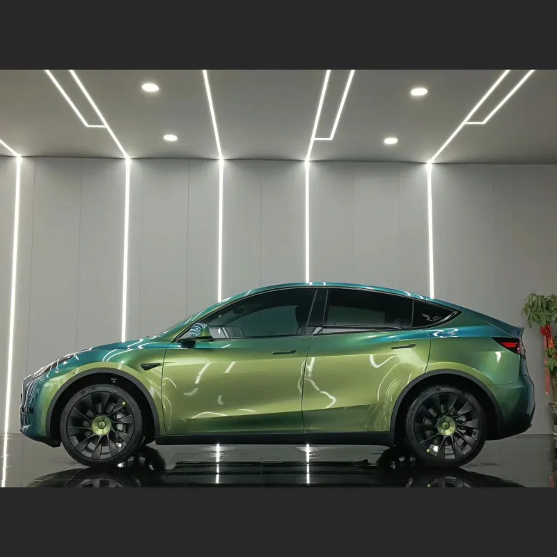 Ravoony Plus Glossy Chameleon Spring Green Car Wrap