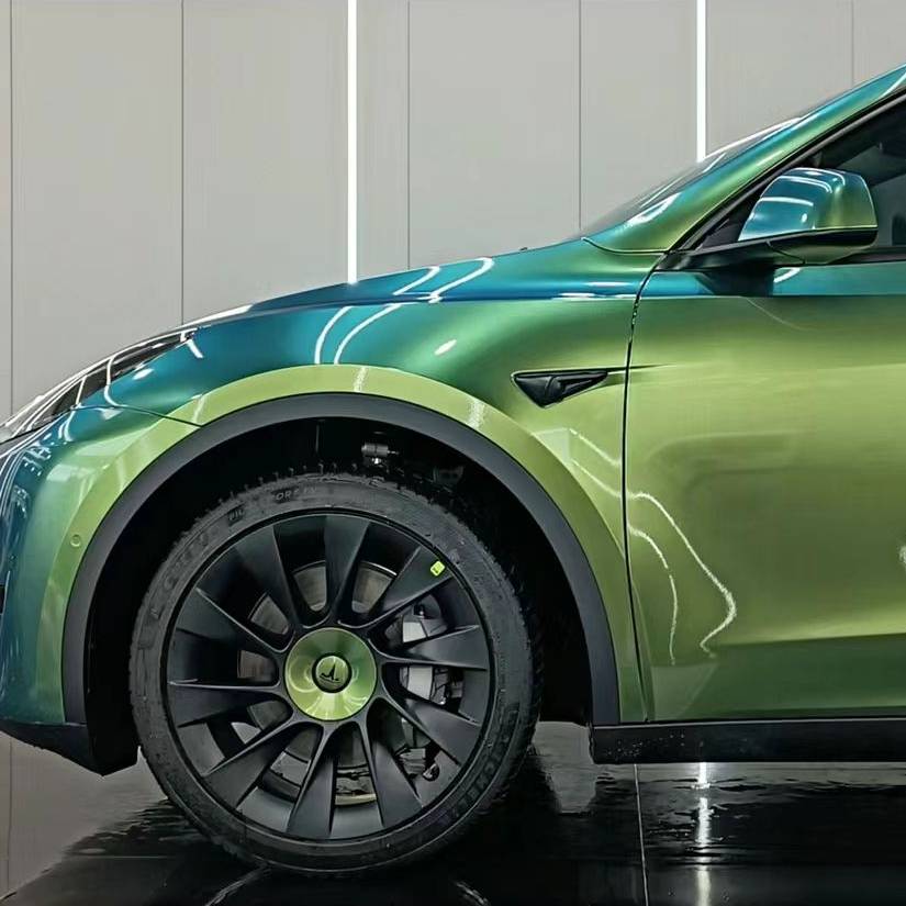 Ravoony Plus Glossy Chameleon Spring Green Car Wrap