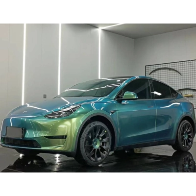 Ravoony Plus Glossy Chameleon Spring Green Car Wrap 02