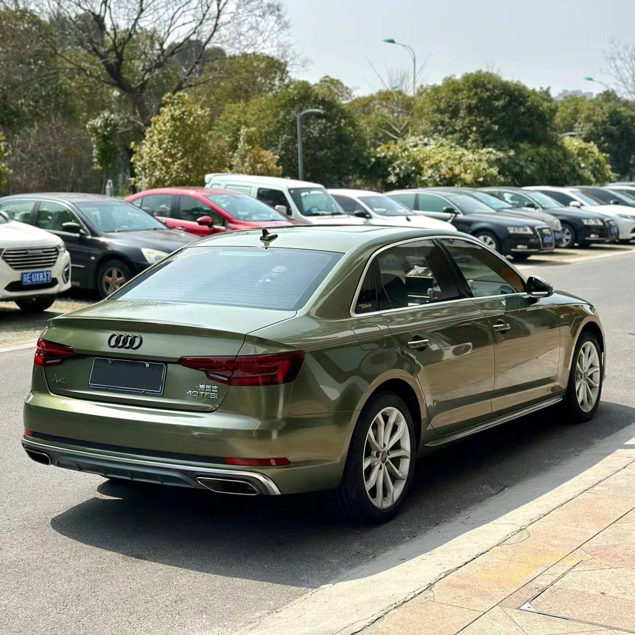 Ravoony Plus PET Gloosy Dazzling Night Green Car Wrap