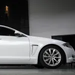 Ravoony Plus Gloss Shell White Car Wrap