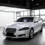 Ravoony Plus Gloss Shell White Car Wrap