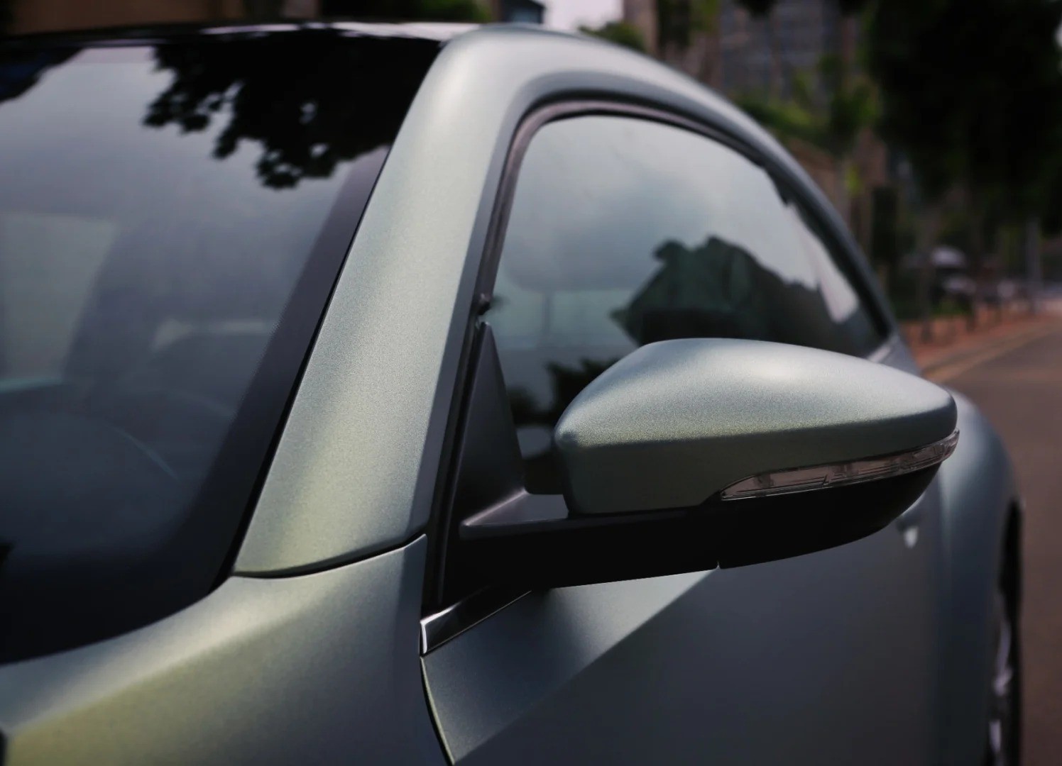 Ravoony Plus Matte Diamond Grey Gold Color Flip Car Wrap