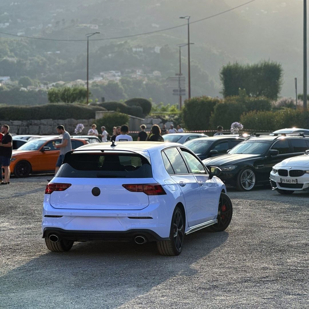 Ravoony Plus Glossy Baby Blue Car Wrap