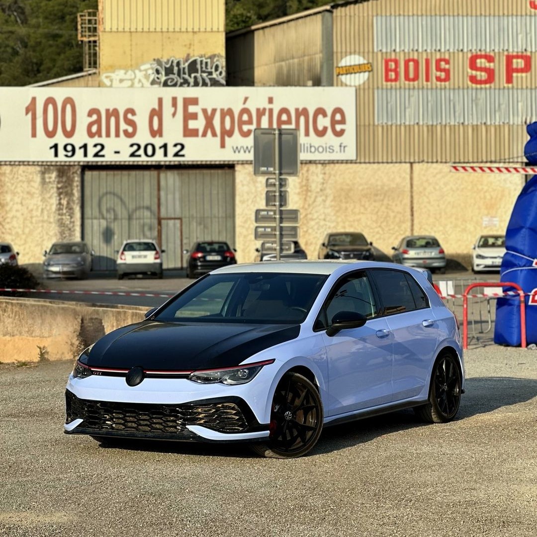 Ravoony Plus Glossy Baby Blue Car Wrap