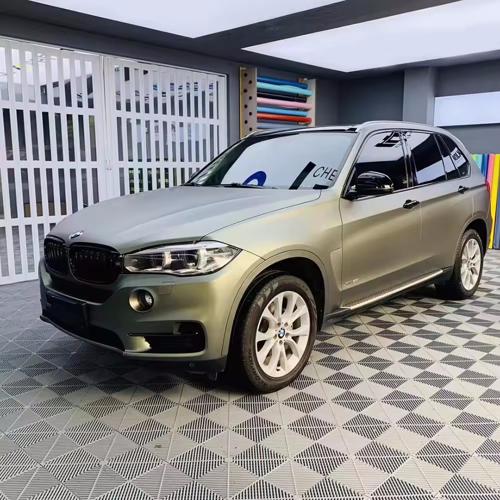 Ravoony Plus Ultra Matte Green Grey Car Wrap