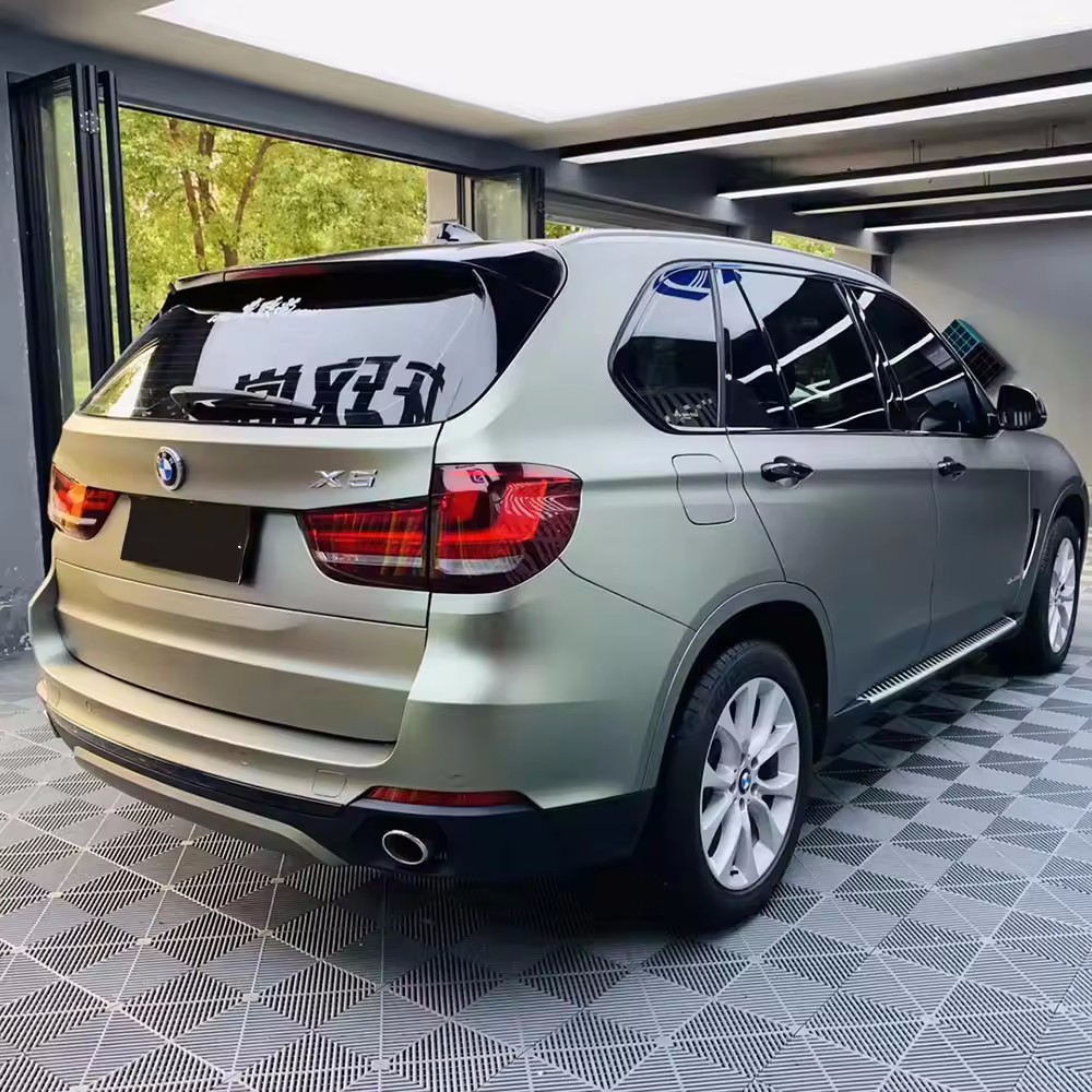 Ravoony Plus Ultra Matte Green Grey Car Wrap