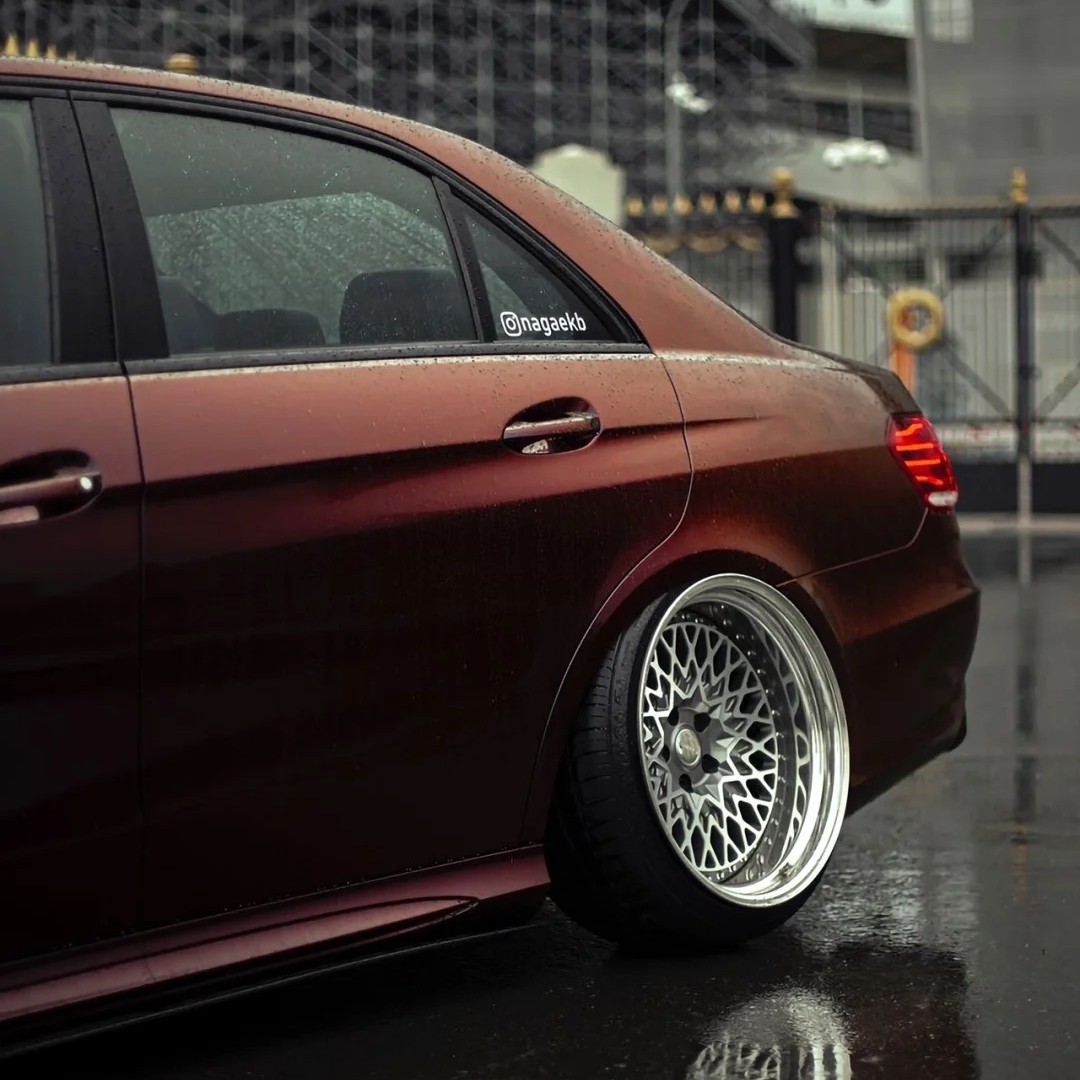 Ravoony Plus PET Gloss Color Shift Rainbow Drift Black Red Vinyl Wrap