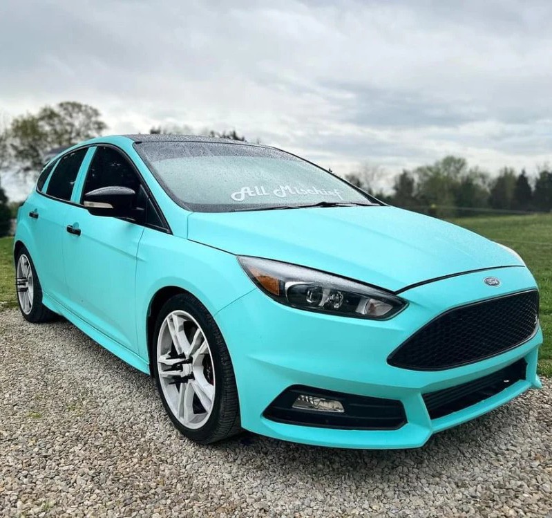 Ravoony Plus Matte Tiffany Blue Car Wrap