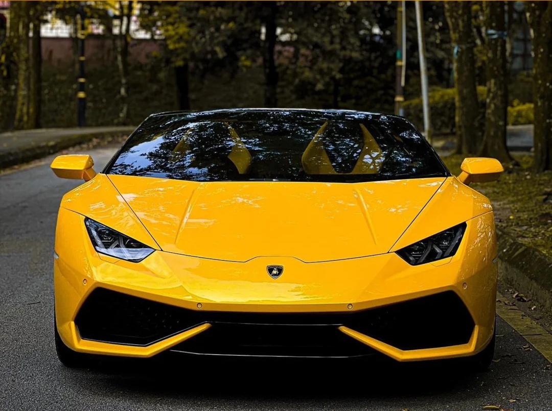  Ravoony Plus Glossy Metallic Yellow Car Wrap