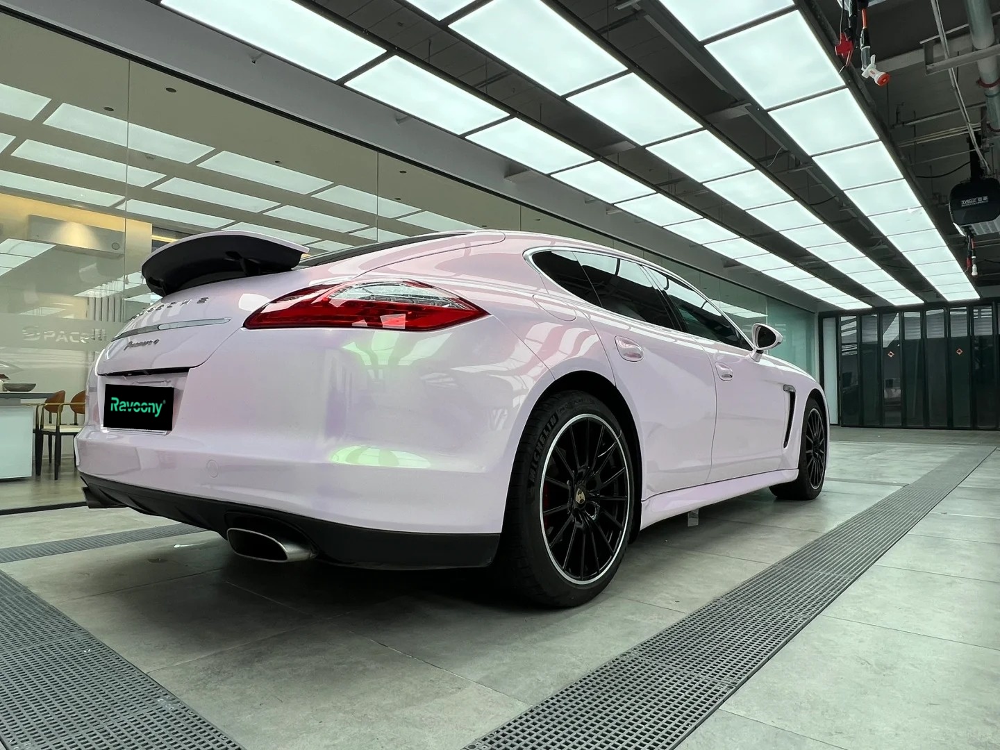 Ravoony Plus PET Glossy Twin Peach Pink Green Car Wrap