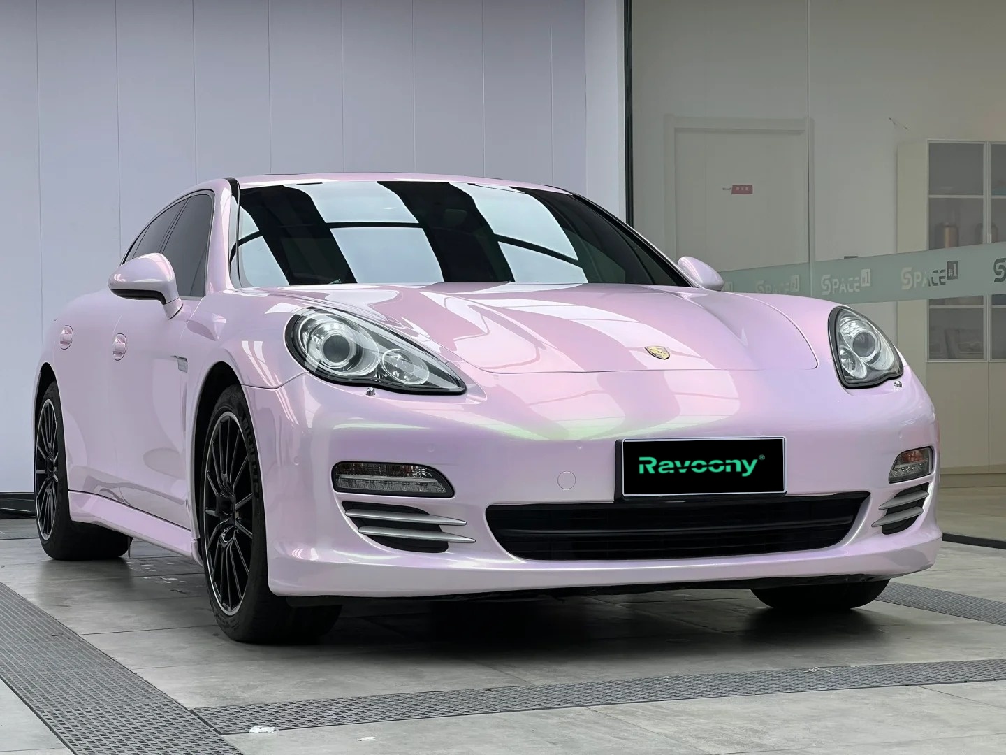 Ravoony Plus PET Glossy Twin Peach Pink Green Car Wrap