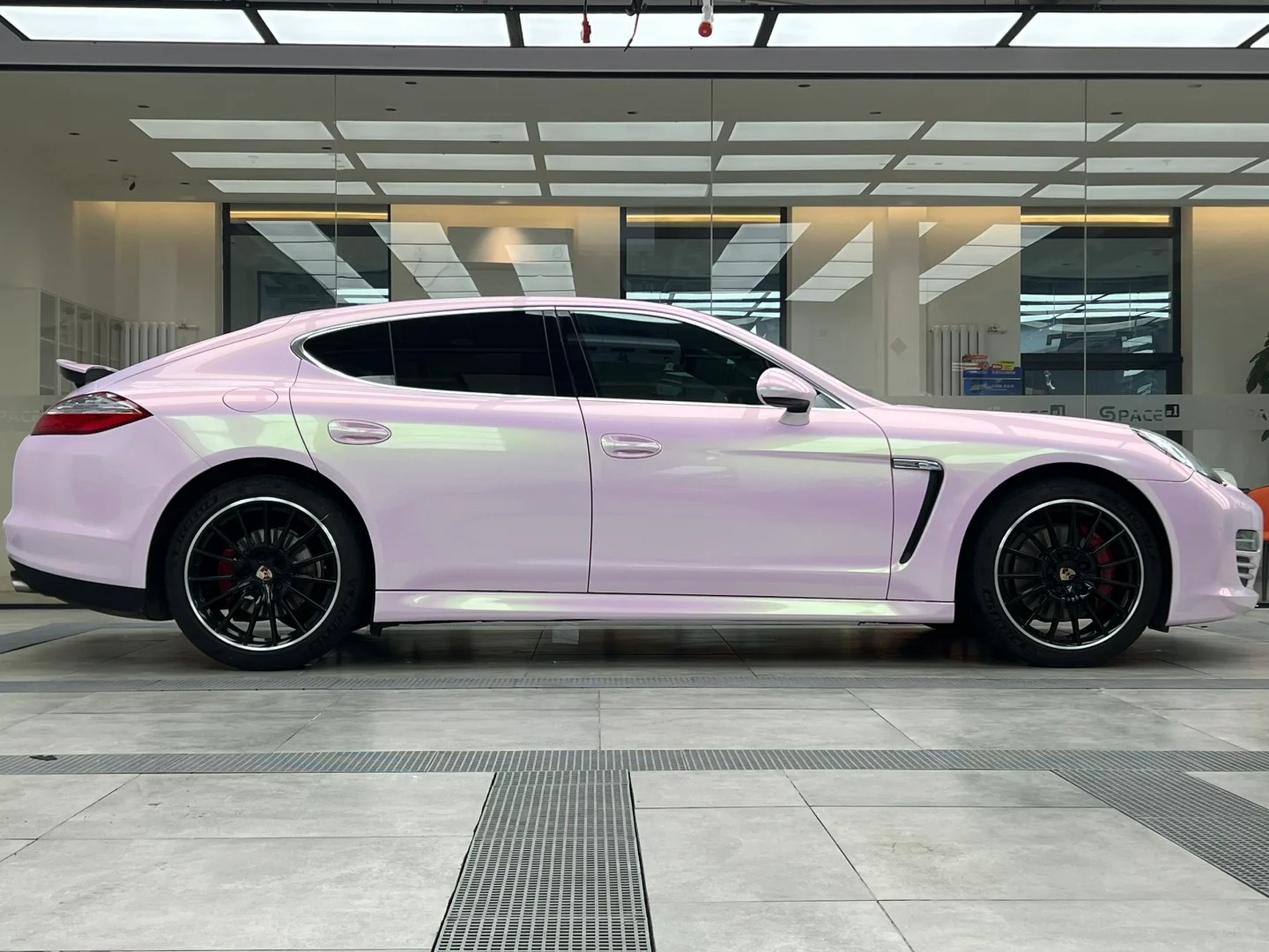 Ravoony Plus PET Glossy Twin Peach Pink Green Car Wrap