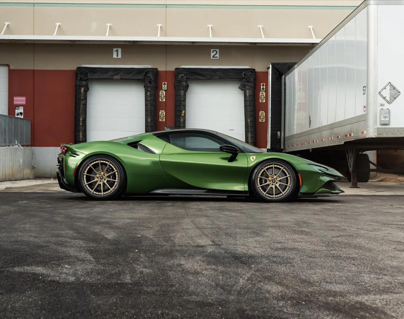 Ravoony Plus Glossy Metallic Mamba Green Car Vinyl Wrap