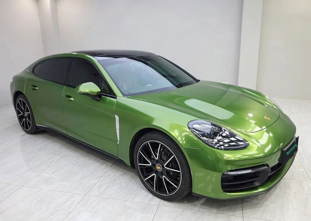 Ravoony Plus Glossy Metallic Mamba Green Car Vinyl Wrap