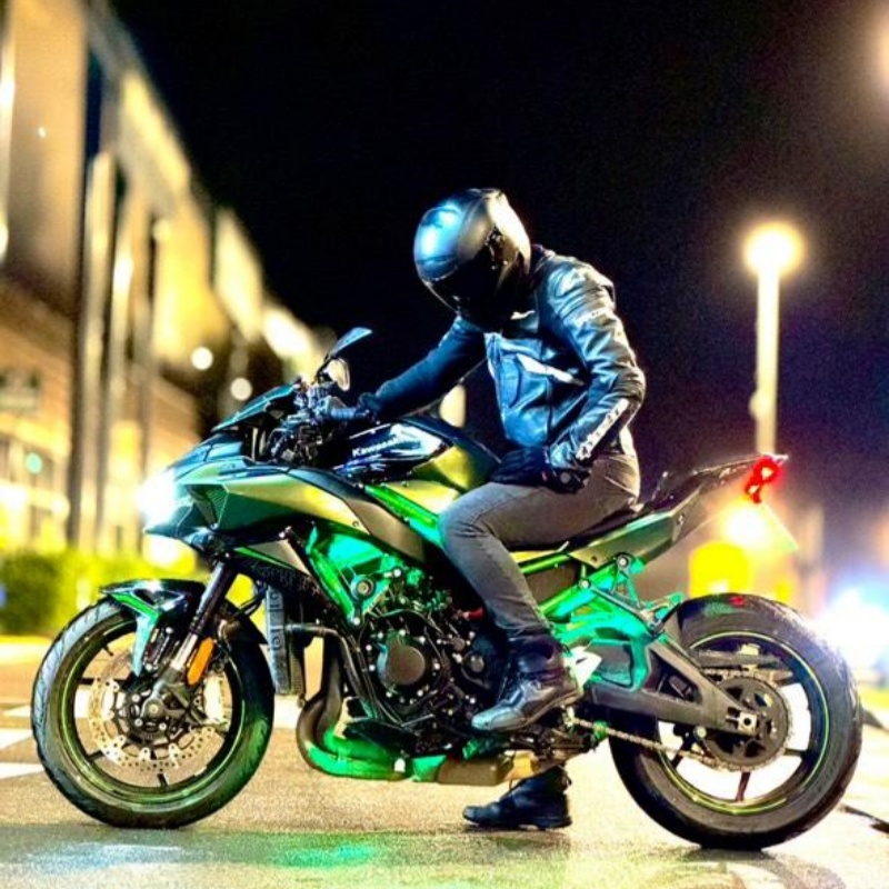 Ravoony Plus Glossy Chameleon Spring Green Car Wrap