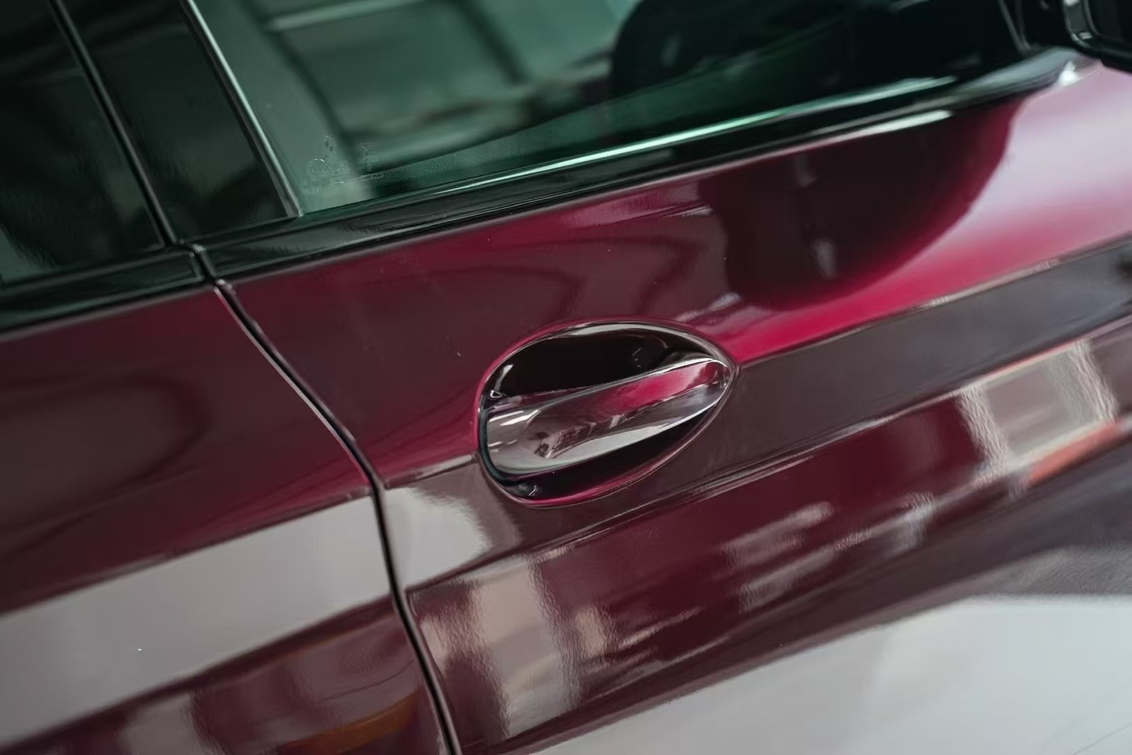 Ravoony Plus PET Gloss Glaze Black Red Vinyl Wrap