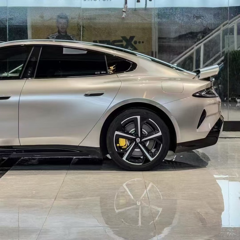 Ravoony Plus PET Gloss Metallic Victor Silver Vinyl Car Wrap