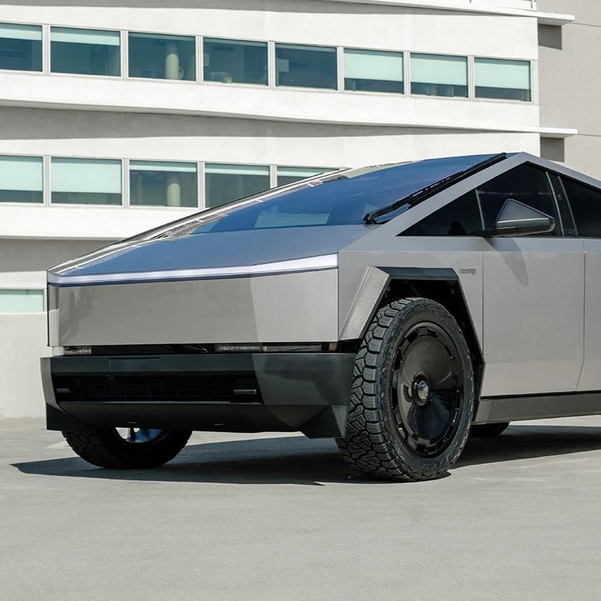 Ravoony Plus Ultra Gloss Metallic Silver Car Wrap