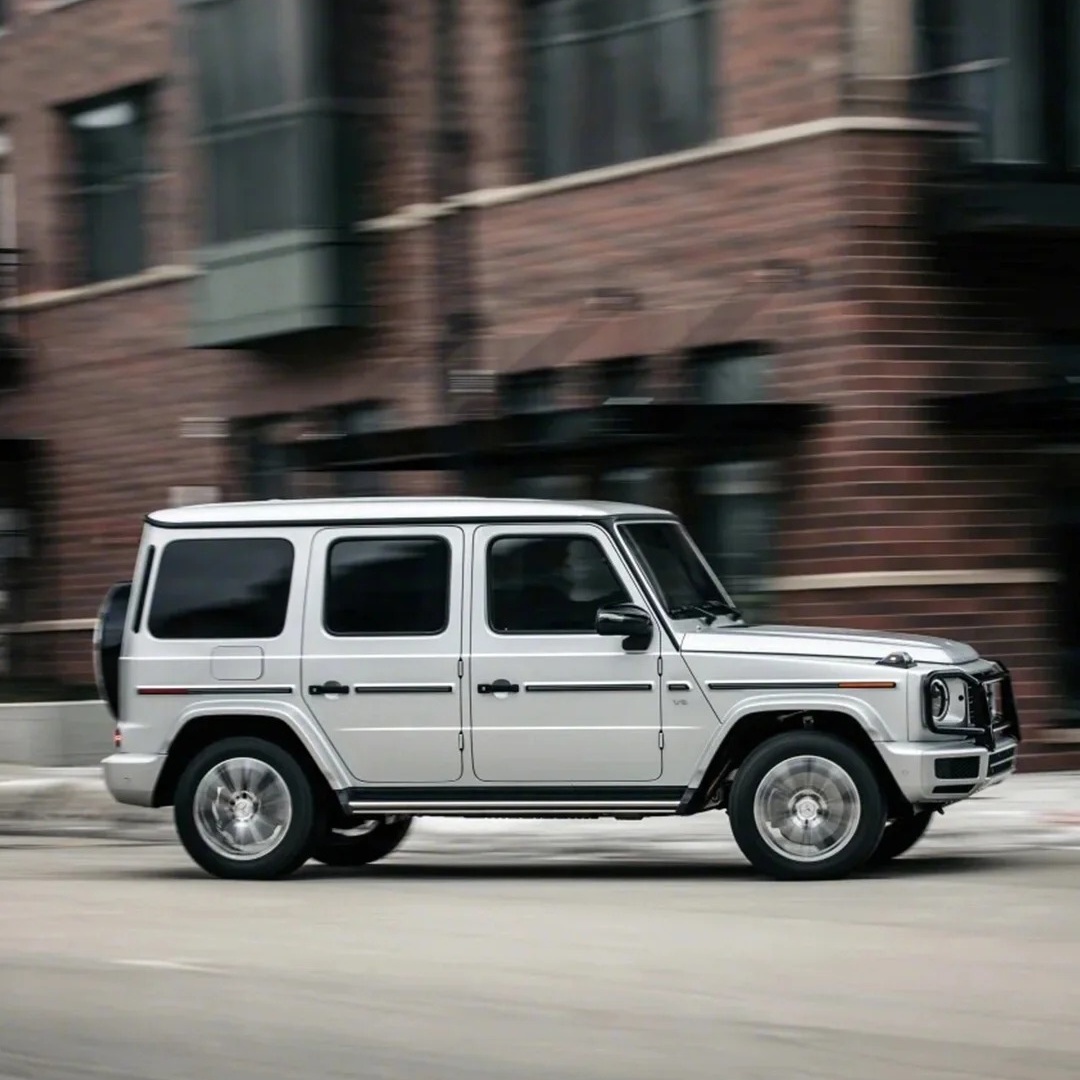 Ravoony Plus Ultra Gloss Metallic Silver Car Wrap