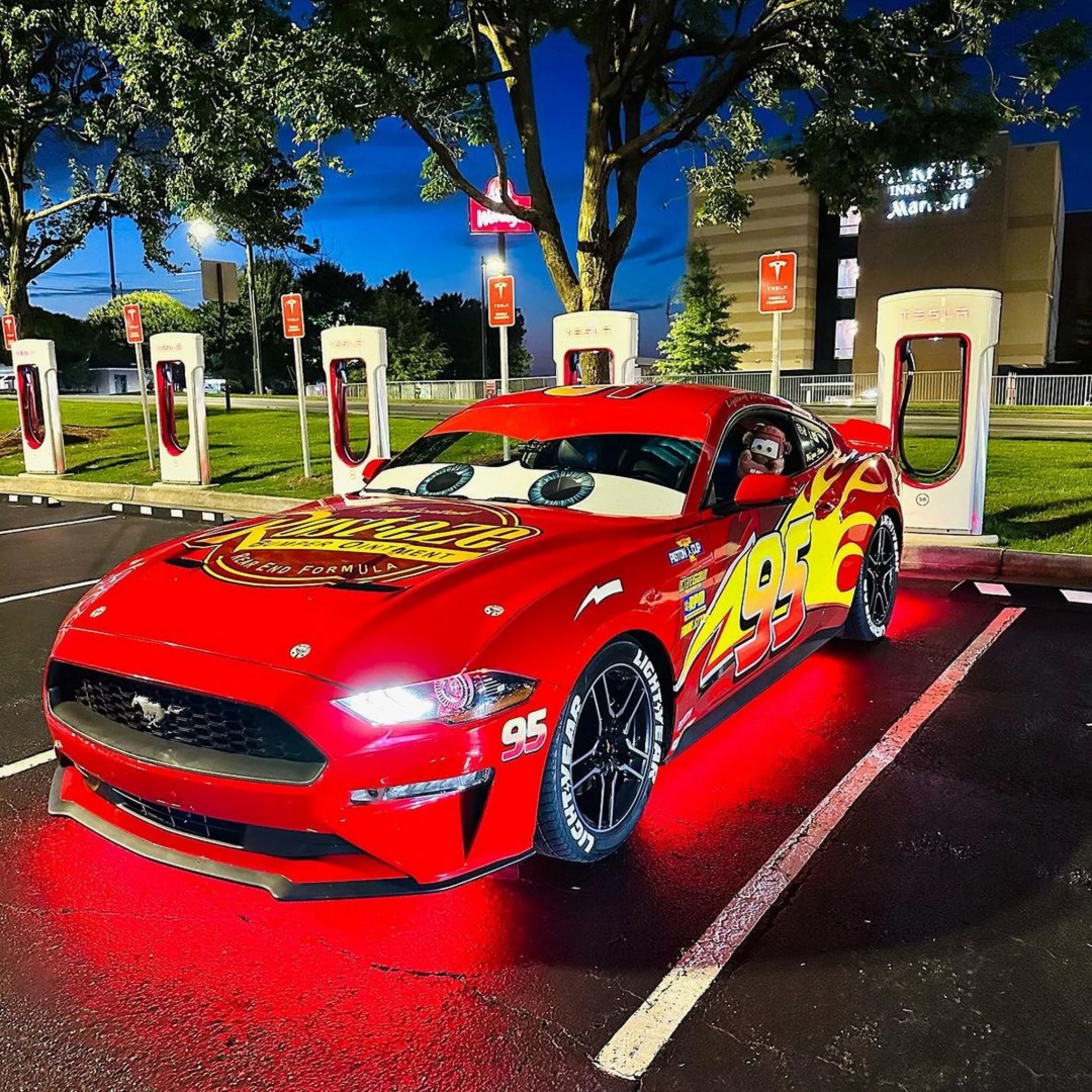 Ravoony Plus Customized Lightning Mcqueen Car Wrap