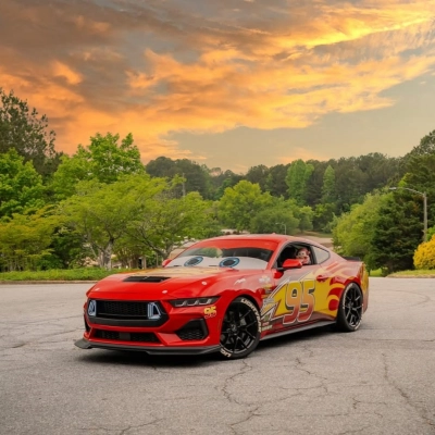 Ravoony Plus Customized Lightning Mcqueen Car Wrap 01