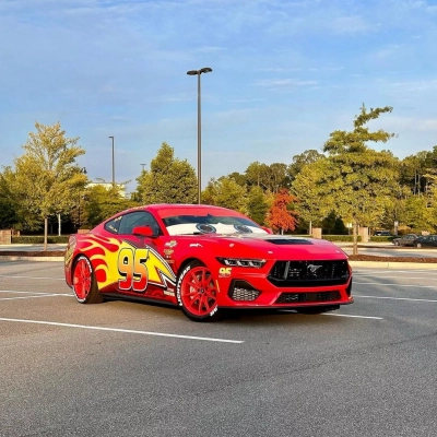 Ravoony Plus Customized Lightning Mcqueen Car Wrap 02