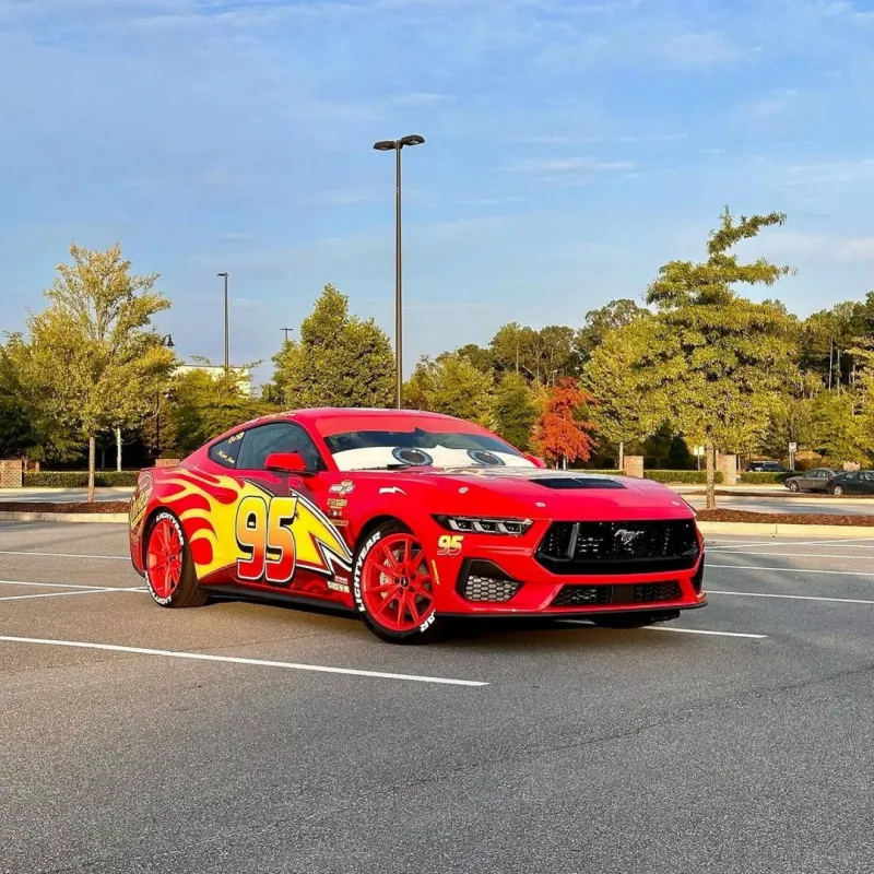 Ravoony Plus Customized Lightning Mcqueen Car Wrap