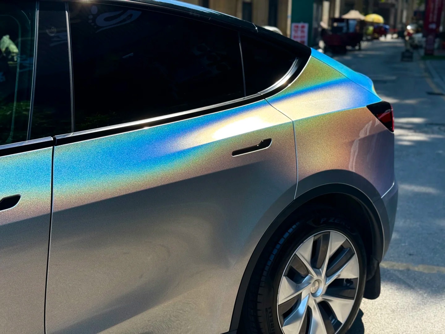 Ravoony Plus Ultra Gloss Iridescent Laser Silver Car Wrap