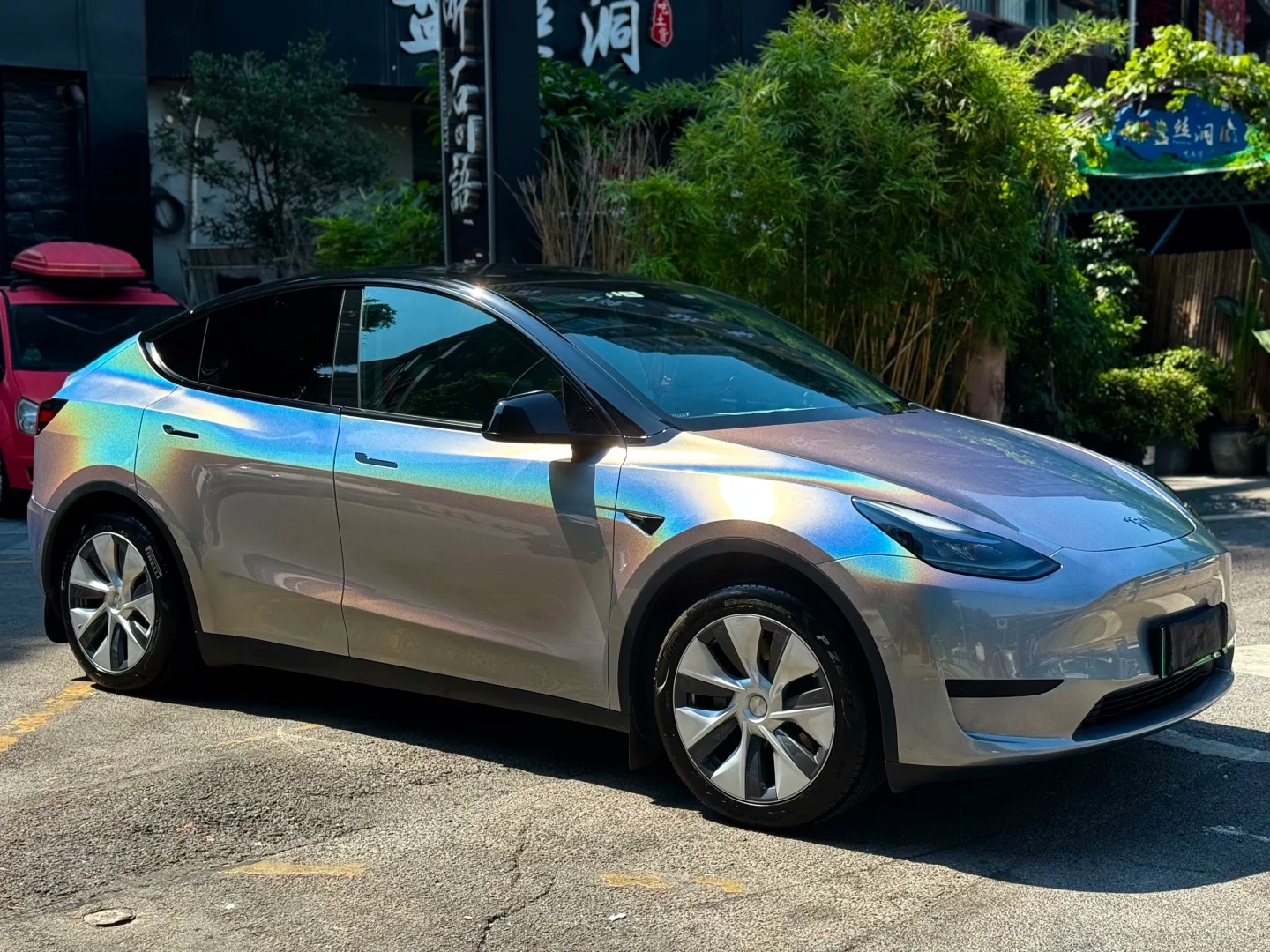 Ravoony Plus Ultra Gloss Iridescent Laser Silver Car Wrap