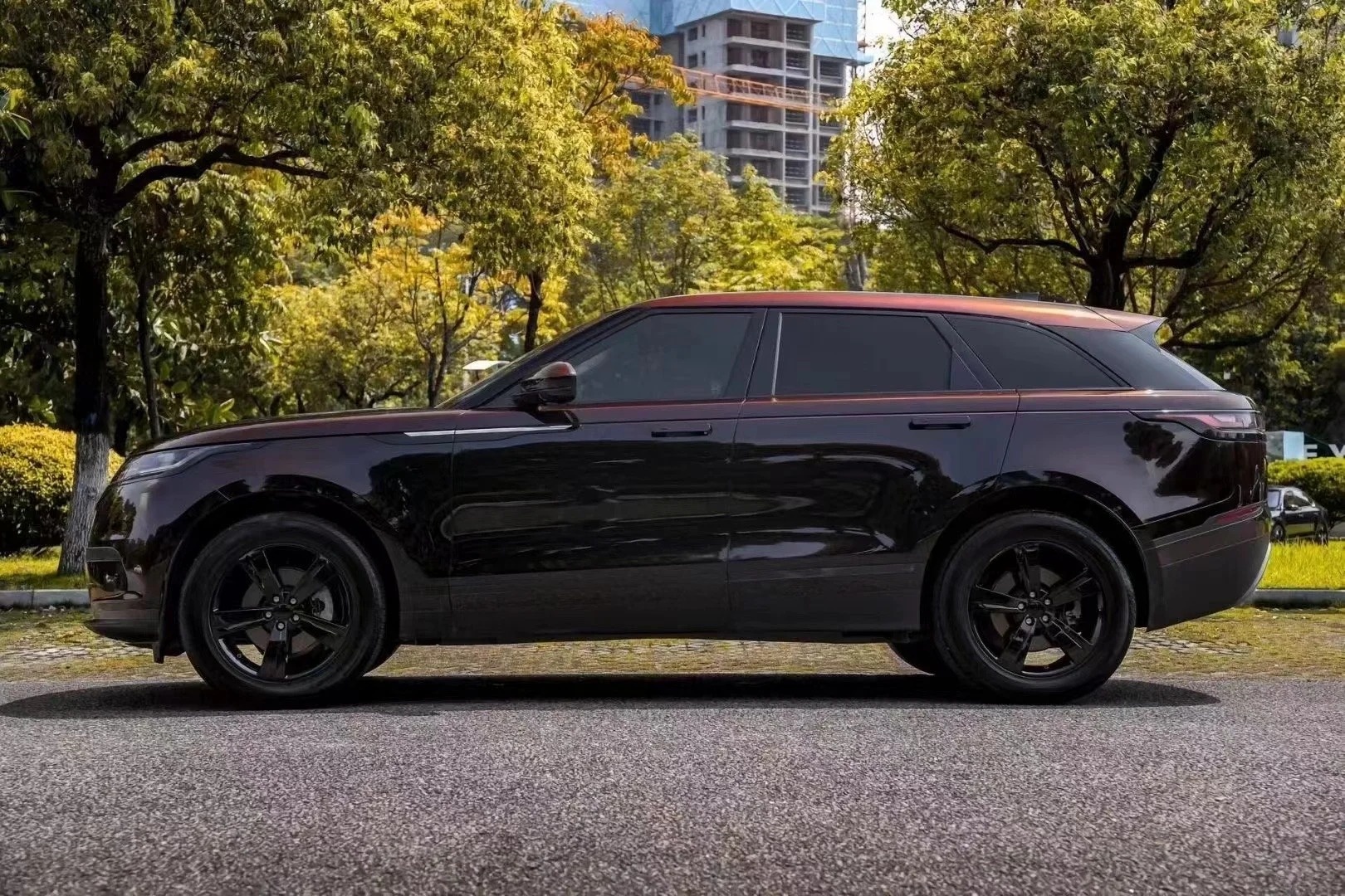 Ravoony Plus Glossy Diamond Black Red Vinyl Car Wrap