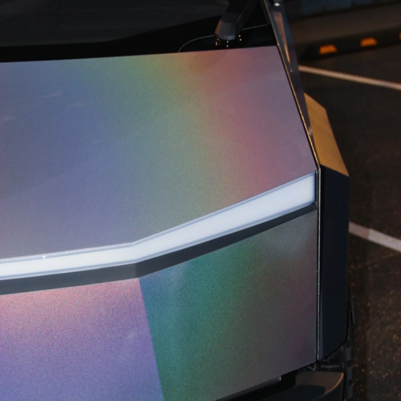 Ravoony Plus Ultra Gloss Iridescent Laser Silver Car Wrap