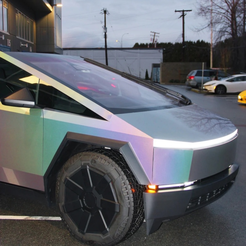 Ravoony Plus Ultra Gloss Iridescent Laser Silver Car Wrap