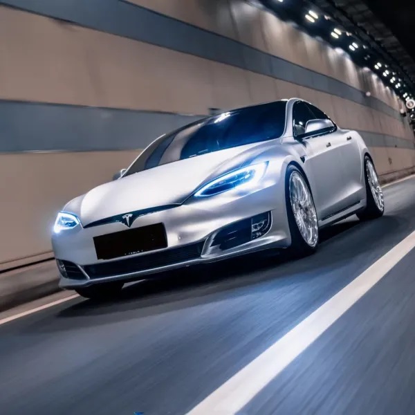 Ravoony Plus Matte Chrome Alexander Silver Metallic Vinyl Wrap