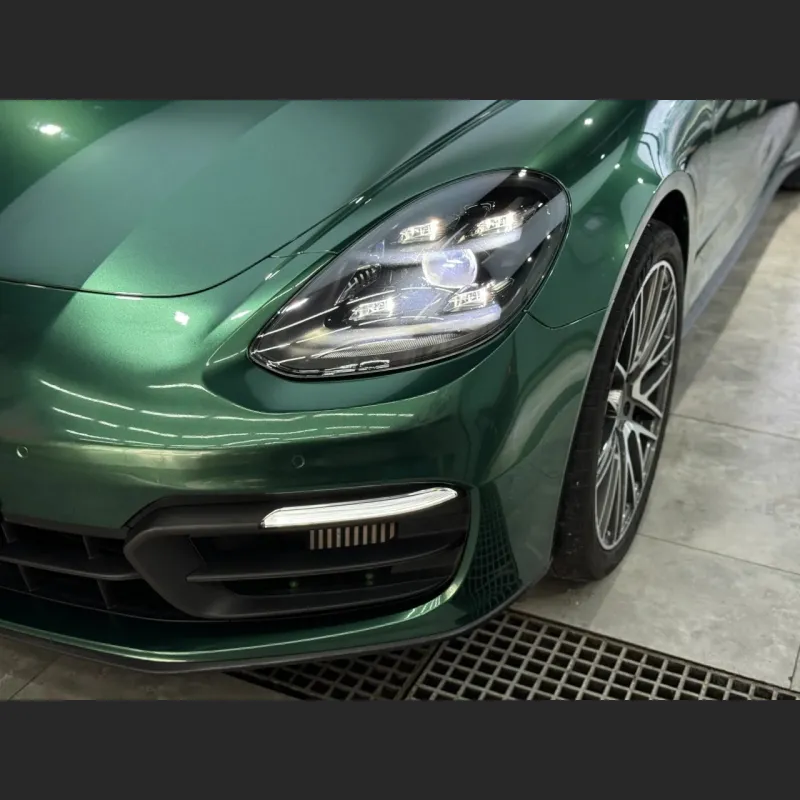 Ravoony Plus PET Glossy Metallic Emerald Green Car Wrap