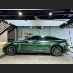 Ravoony Plus PET Glossy Metallic Emerald Green Car Wrap