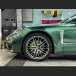 Ravoony Plus PET Glossy Metallic Emerald Green Car Wrap