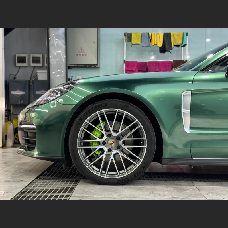 Ravoony Plus PET Glossy Metallic Emerald Green Car Wrap
