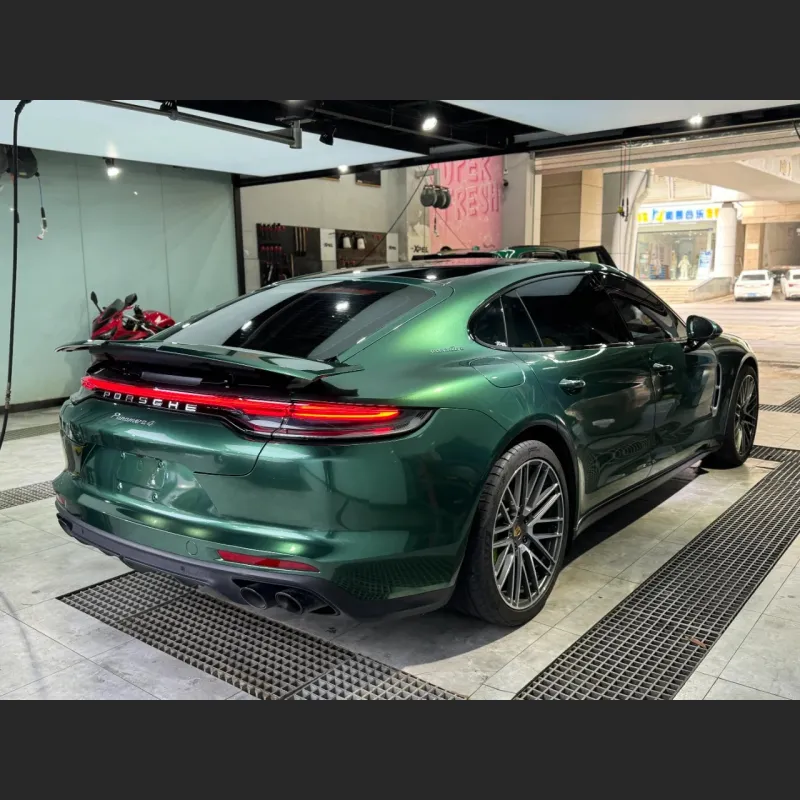 Ravoony Plus PET Glossy Metallic Emerald Green Car Wrap