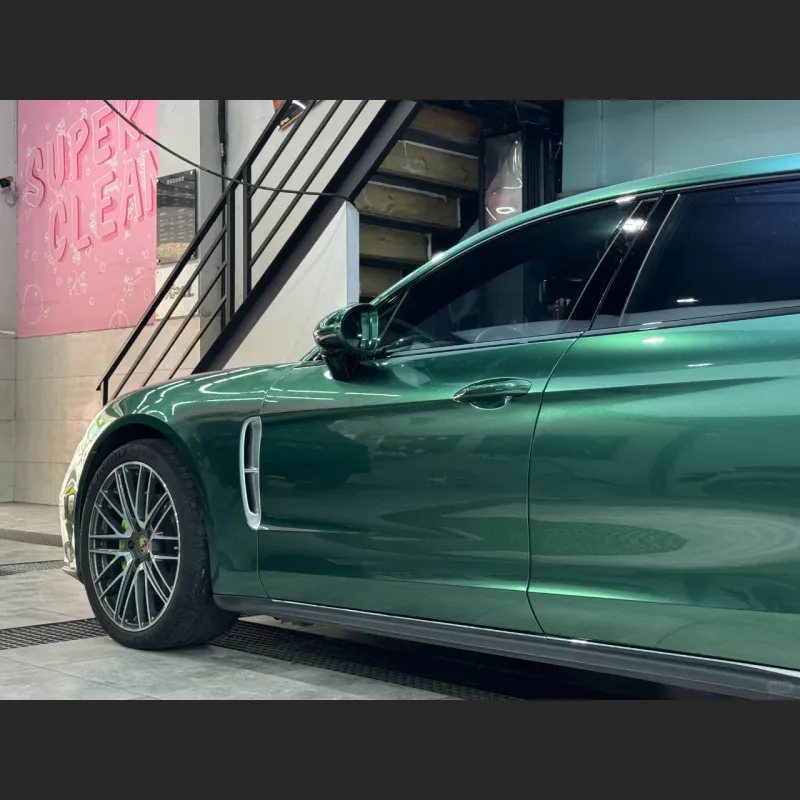 Ravoony Plus PET Glossy Metallic Emerald Green Car Wrap